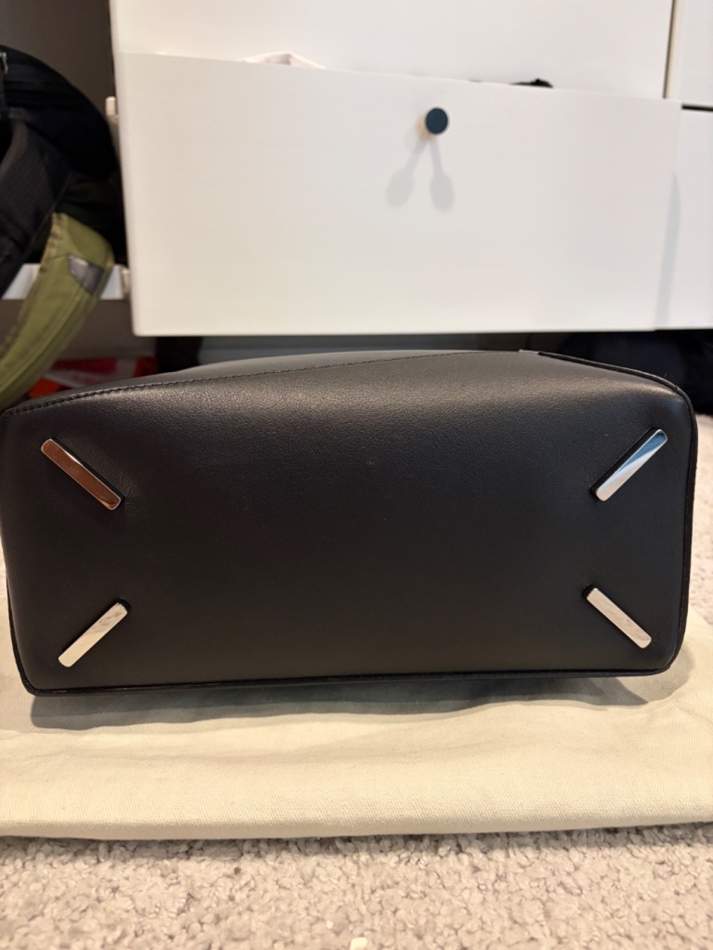 Loewe Medium Puzzle Edge bag in black calfskin - Picture 4 of 15